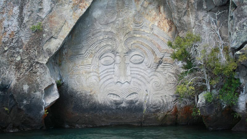 maori rock carvings taupo